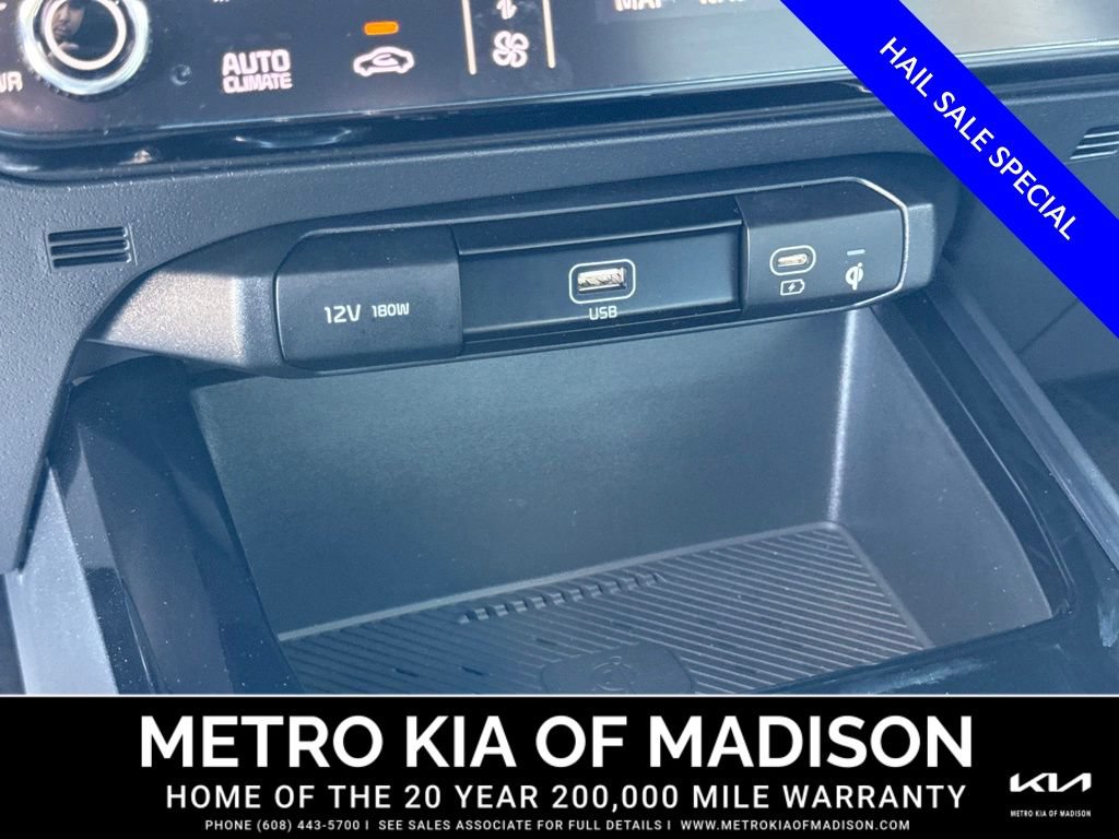 Used 2025 Kia Niro EX Touring FWD image 24