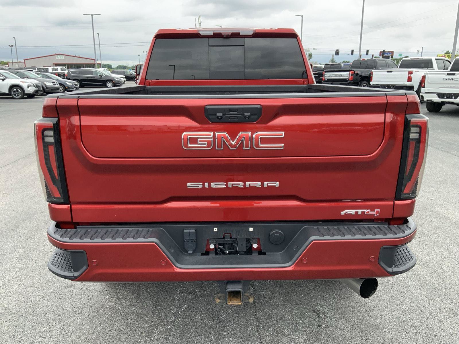 Used 2025 GMC Sierra 2500 AT4 w/ AT4 Premium Plus Package AWD/4WD image 9