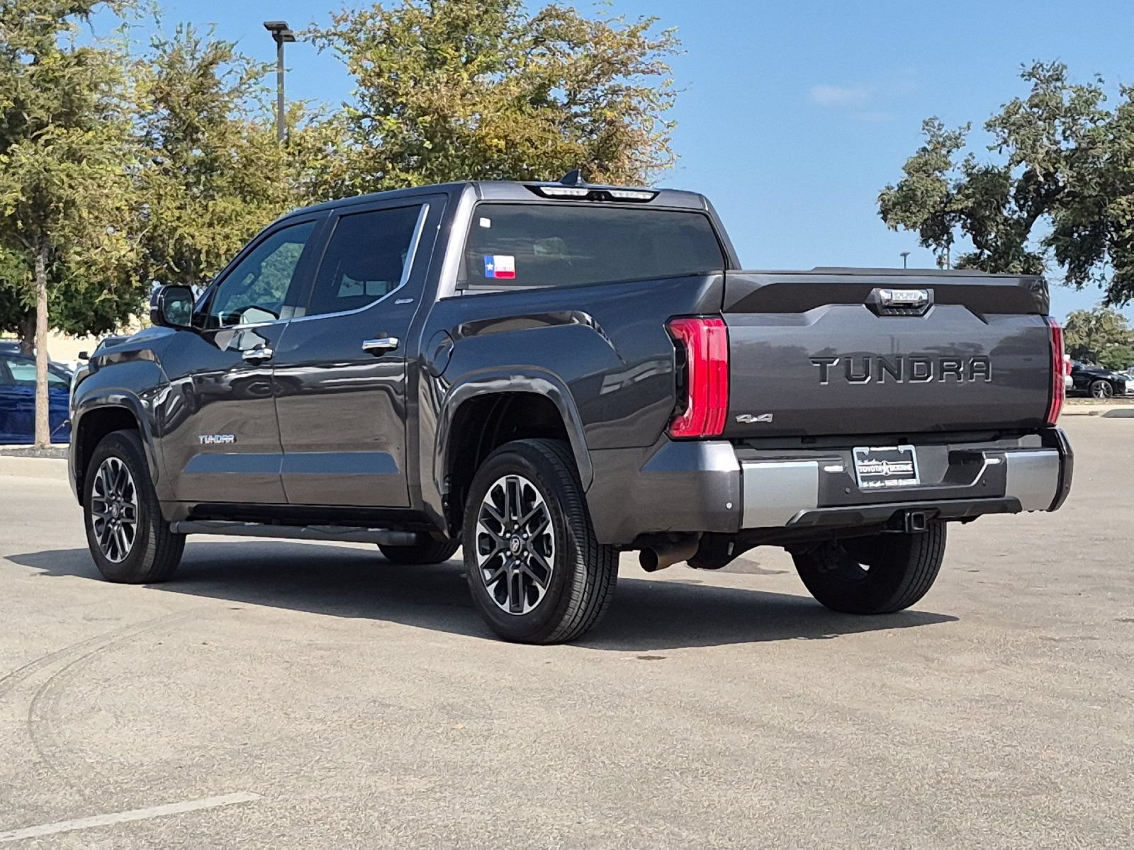 Used 2025 Toyota Tundra Limited AWD/4WD image 3