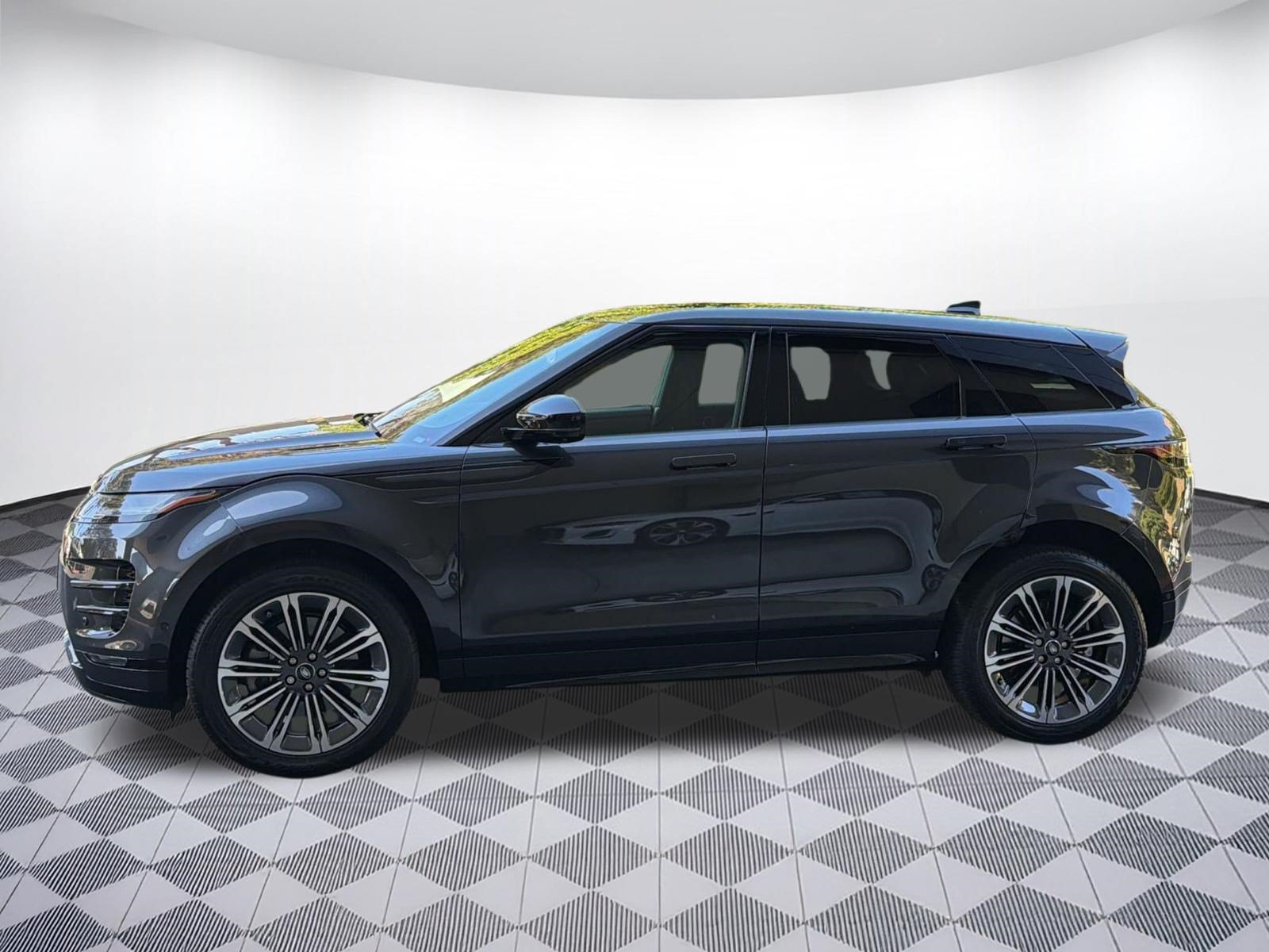 Certified 2026 Land Rover Range Rover Evoque Dynamic SE AWD/4WD image 2