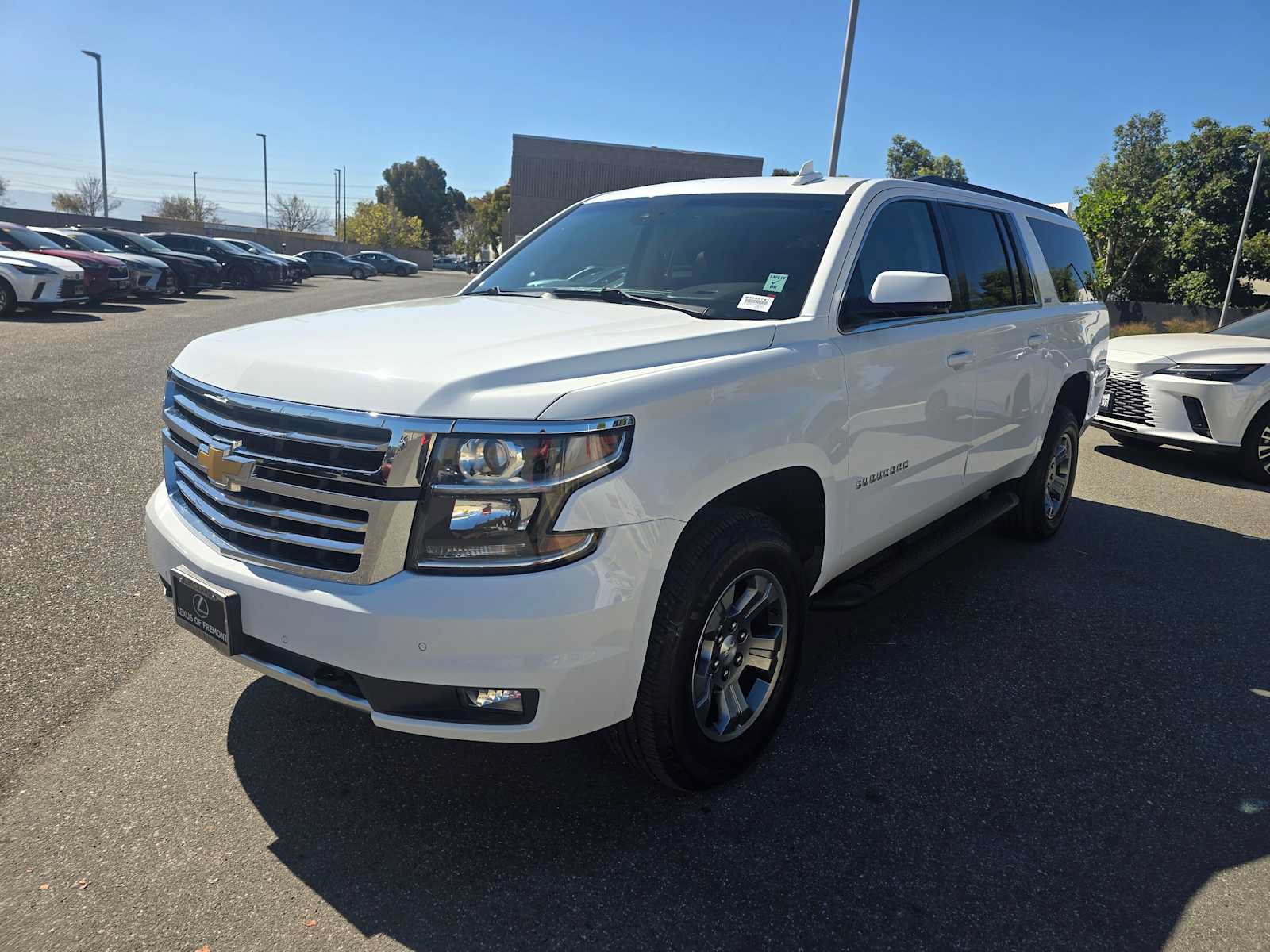 Used 2019 Chevrolet Suburban LT w/ Luxury Package AWD/4WD image 7