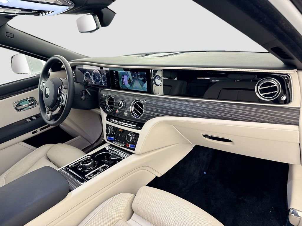 Used 2022 Rolls-Royce Ghost AWD/4WD image 30