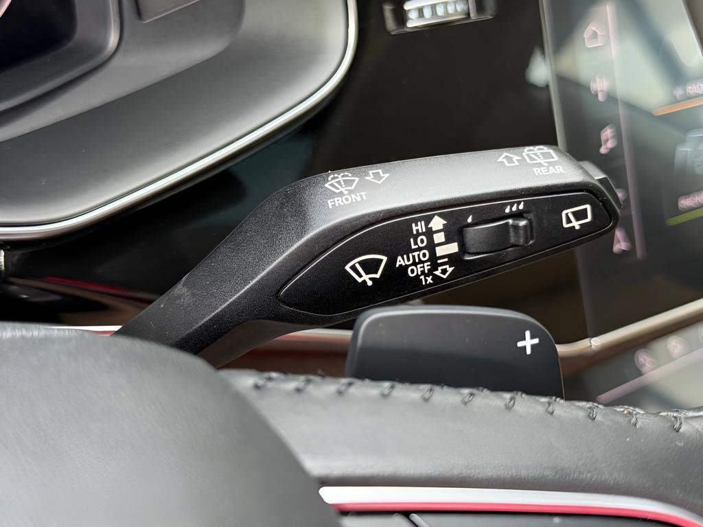 Used 2019 Audi Q8 Prestige w/ Luxury Package image 41