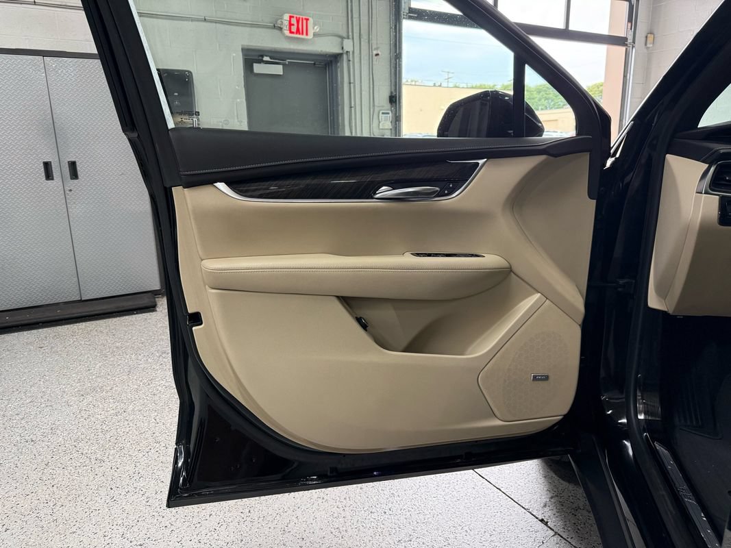 Used 2018 Cadillac XT5 AWD image 9