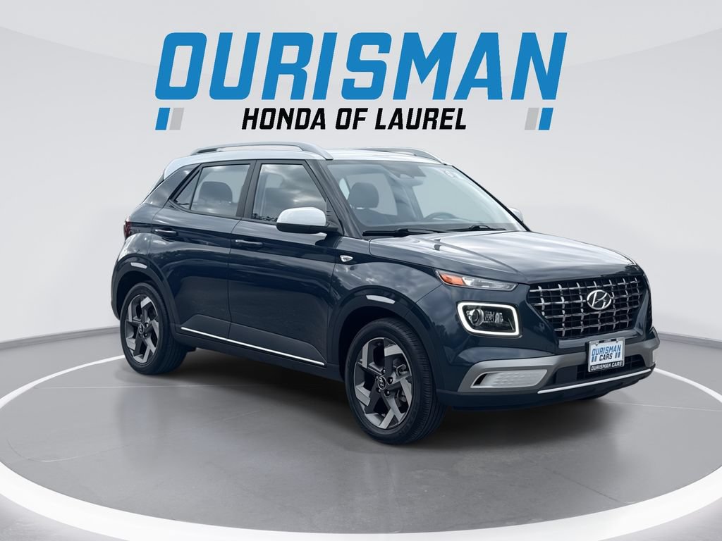 Used 2023 Hyundai Venue Limited FWD image 2
