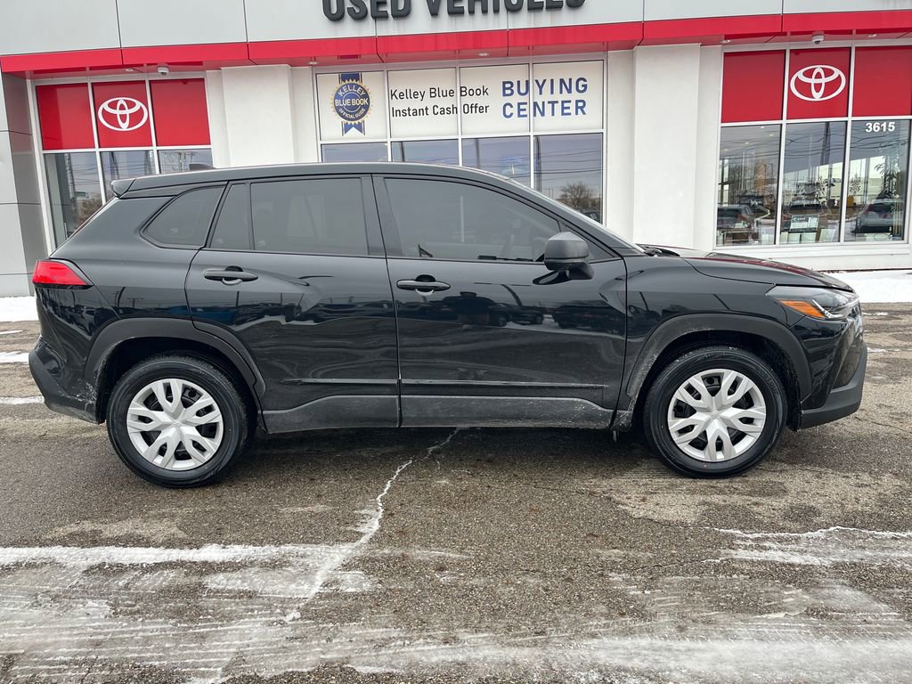 Certified 2024 Toyota Corolla Cross L image 6