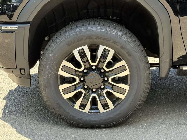 New 2026 GMC Sierra 3500 Denali Ultimate w/ Snow Plow Prep/Camper Package AWD/4WD image 8