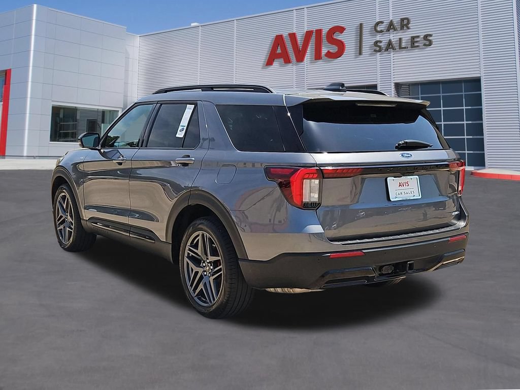 Used 2025 Ford Explorer ST-Line w/ ST-Line Street Pack AWD/4WD image 9