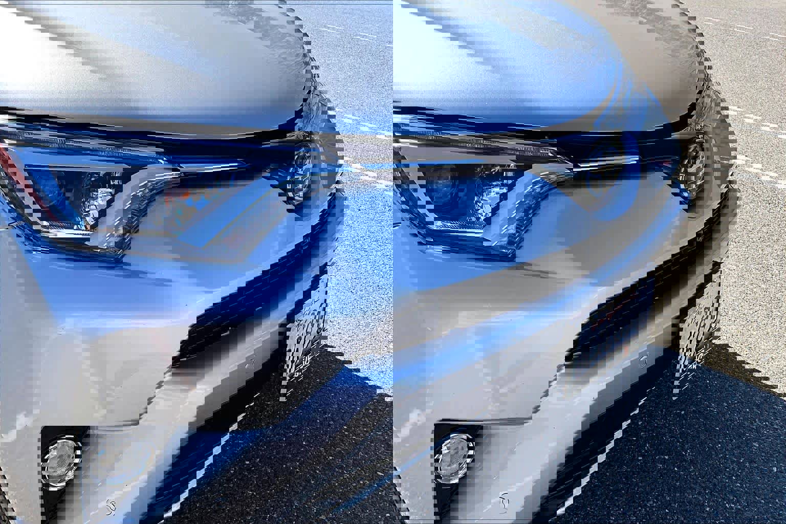 Used 2018 Toyota RAV4 Limited w/ Advanced Technology Package image 29