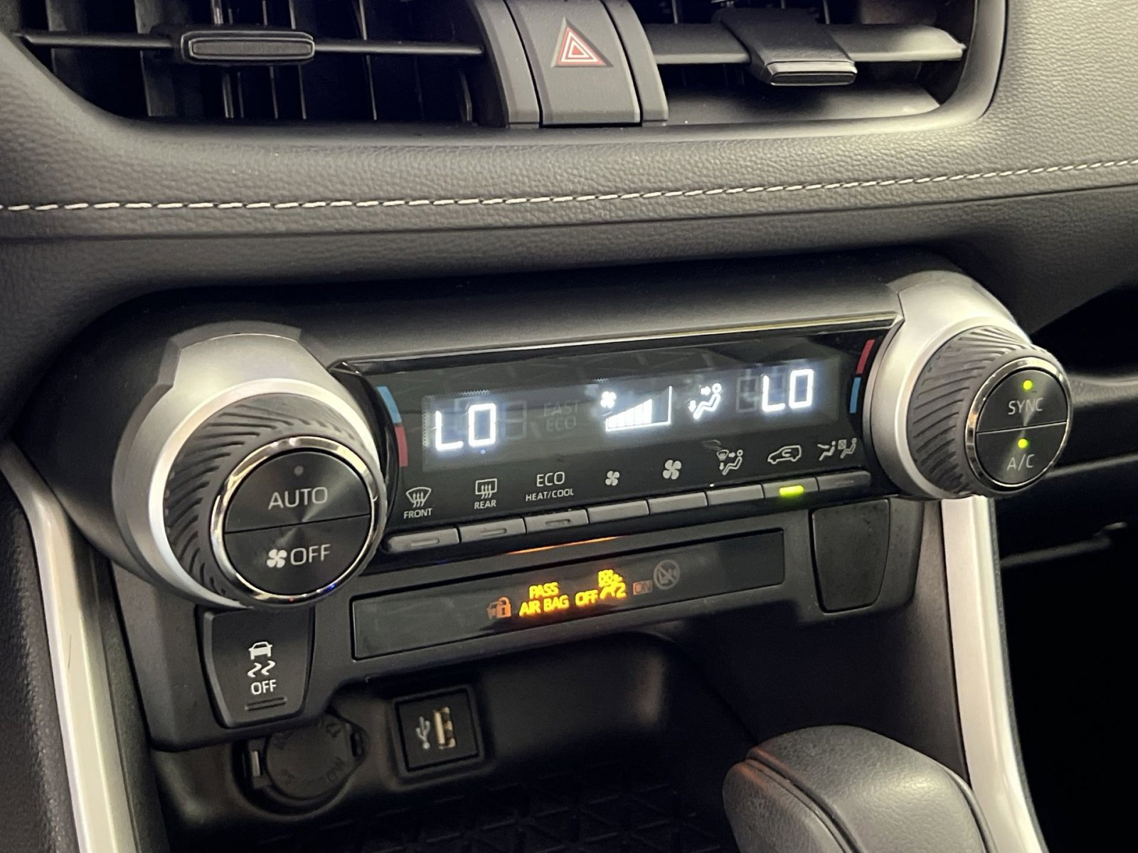 Used 2025 Toyota RAV4 XLE image 21