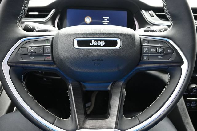 Used 2024 Jeep Grand Cherokee Limited w/ Trailer Tow Package AWD/4WD image 36