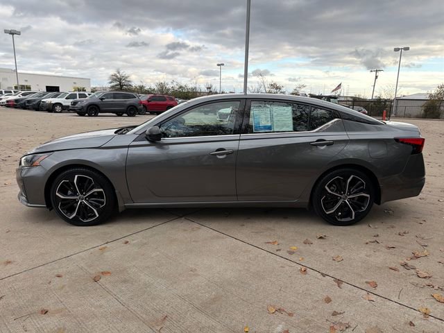 Used 2023 Nissan Altima 2.5 SR w/ SR Premium Package image 2