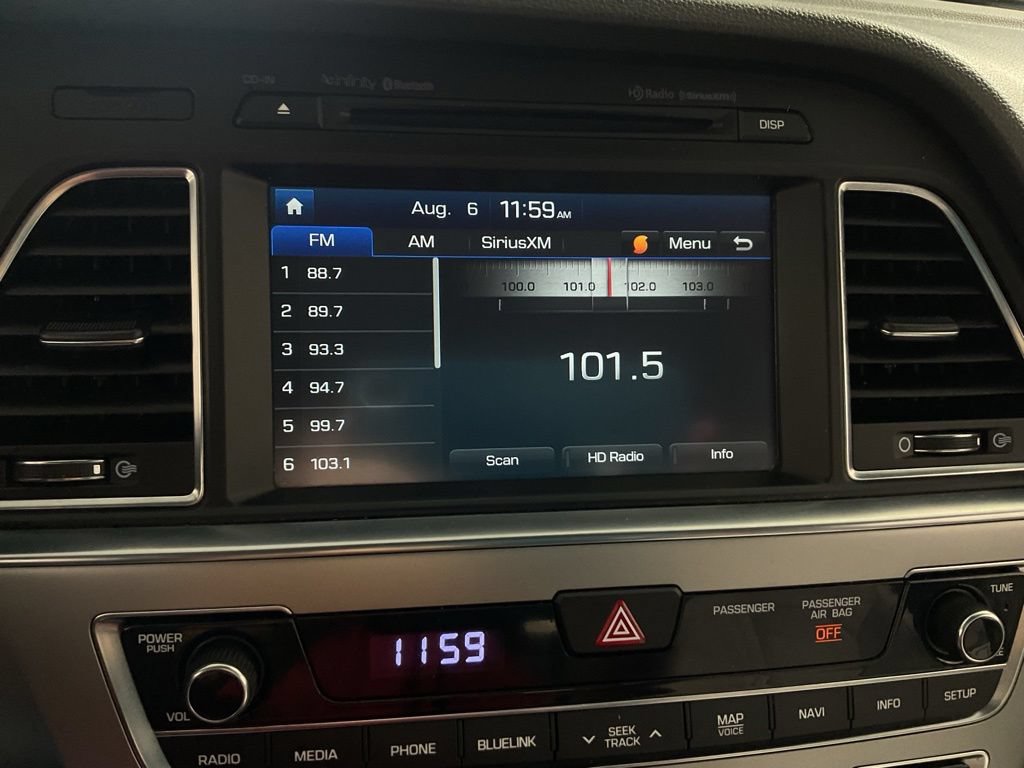 Used 2016 Hyundai Sonata Limited w/ Option Group 05 FWD image 25