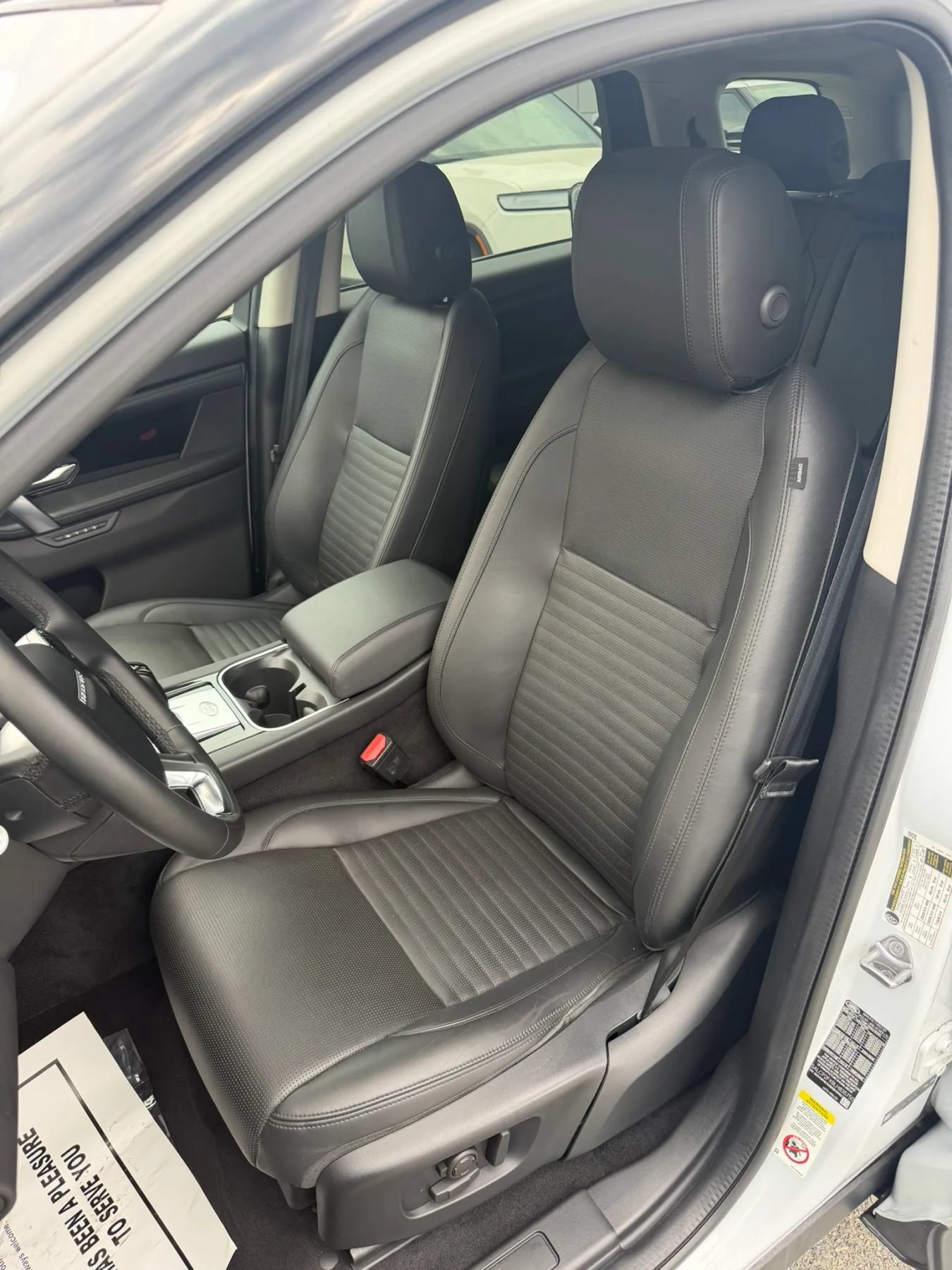 Used 2020 Land Rover Discovery Sport SE AWD/4WD image 41