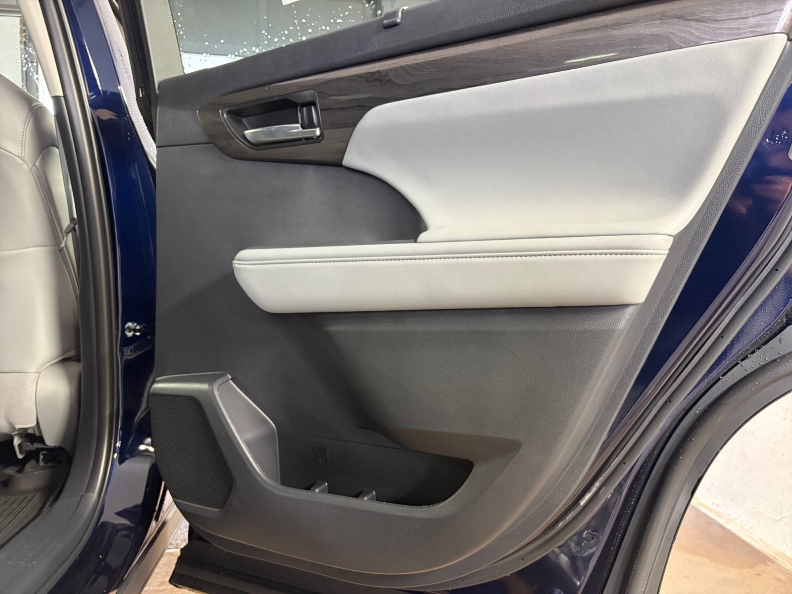 New 2026 Toyota Highlander Limited AWD/4WD image 36
