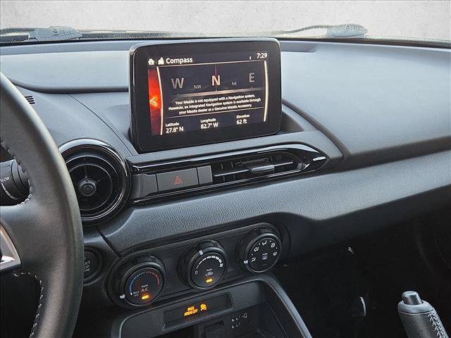 Used 2022 MAZDA MX-5 Miata Sport RWD image 14