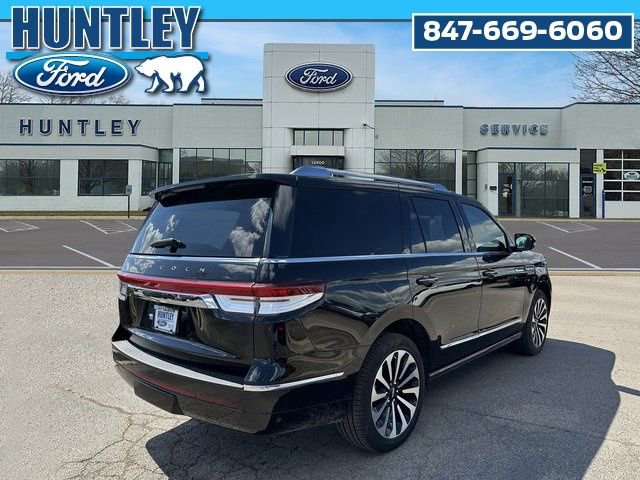 Used 2022 Lincoln Navigator Reserve w/ Equipment Group 201A image 5