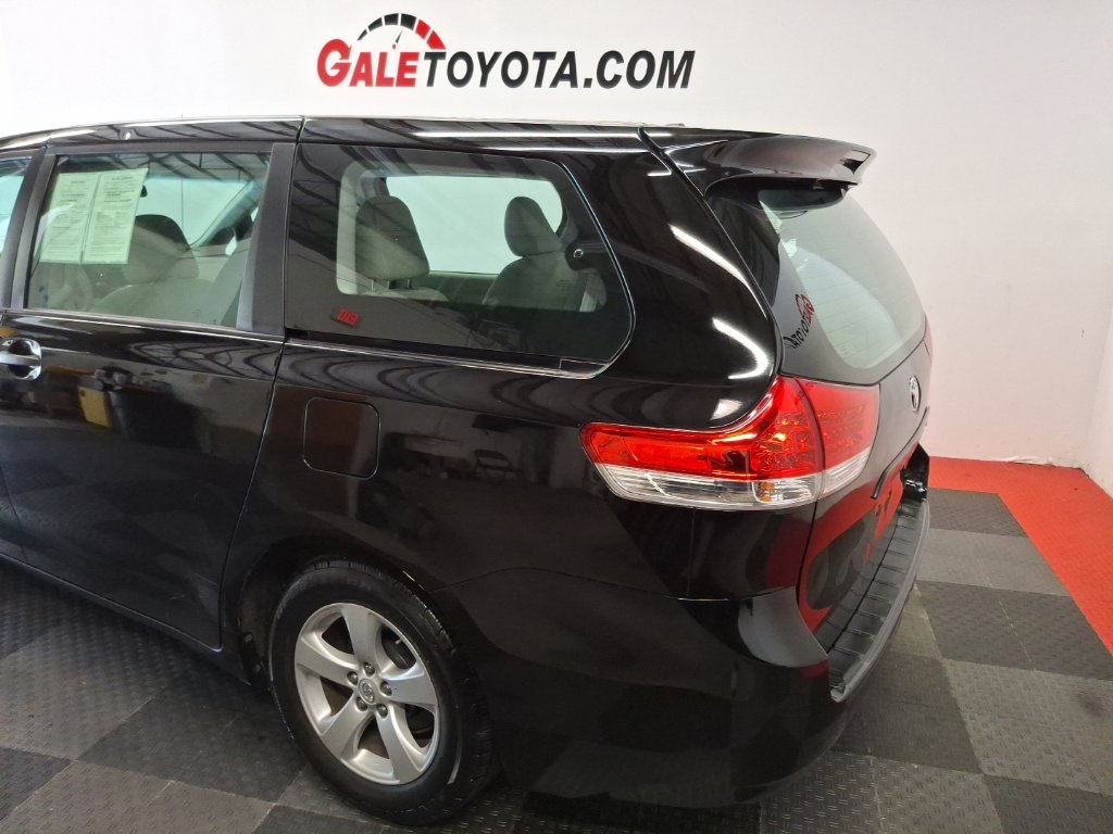 Used 2013 Toyota Sienna L FWD image 7