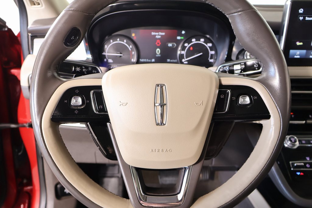 Used 2021 Lincoln Corsair AWD w/ Premium Package image 3