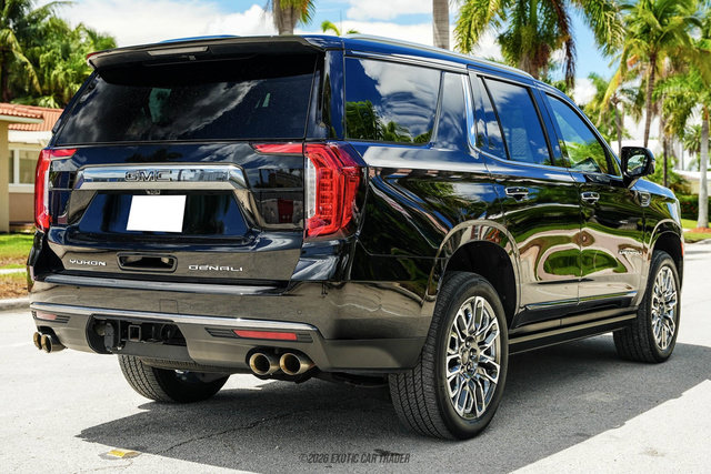 Used 2023 GMC Yukon Denali Ultimate AWD/4WD image 8