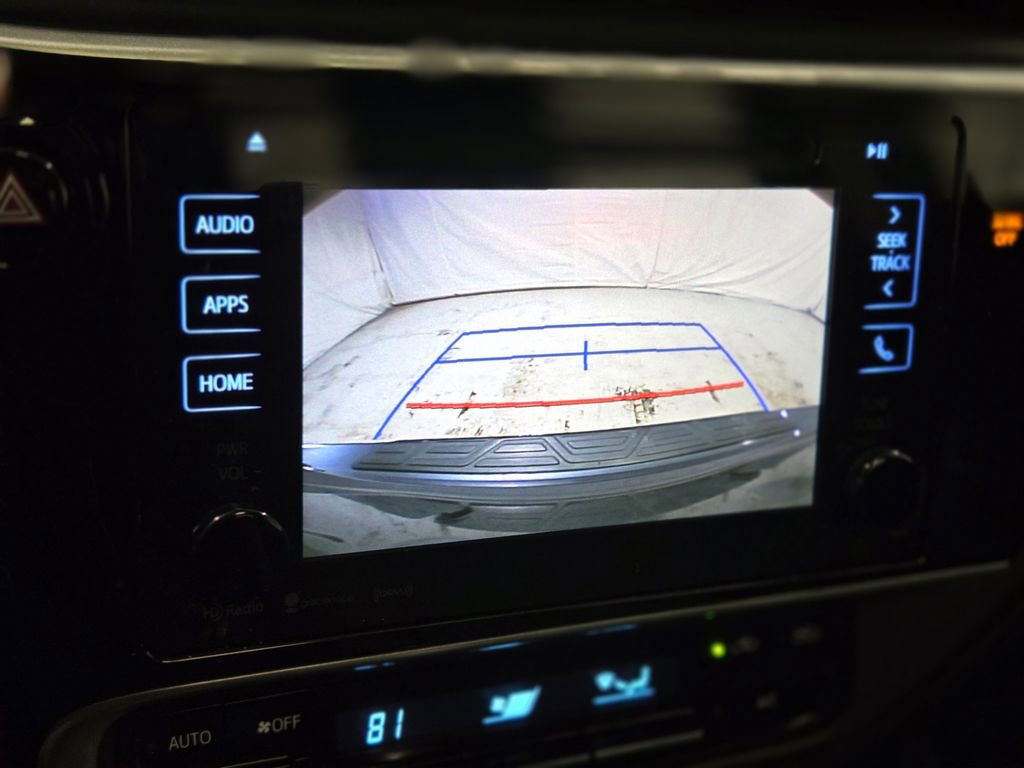 Used 2017 Toyota Corolla LE image 3