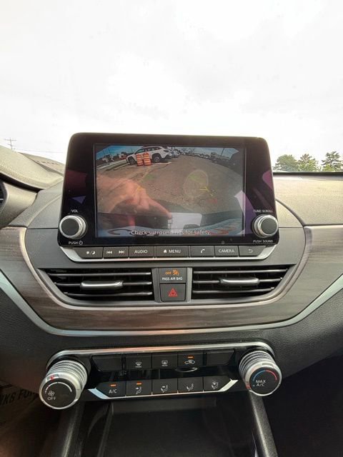 Used 2024 Nissan Altima 2.5 SV image 21