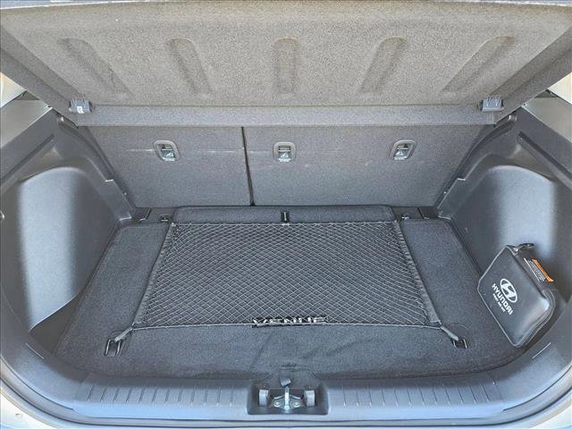 Used 2022 Hyundai Venue SEL w/ Cargo Package image 6