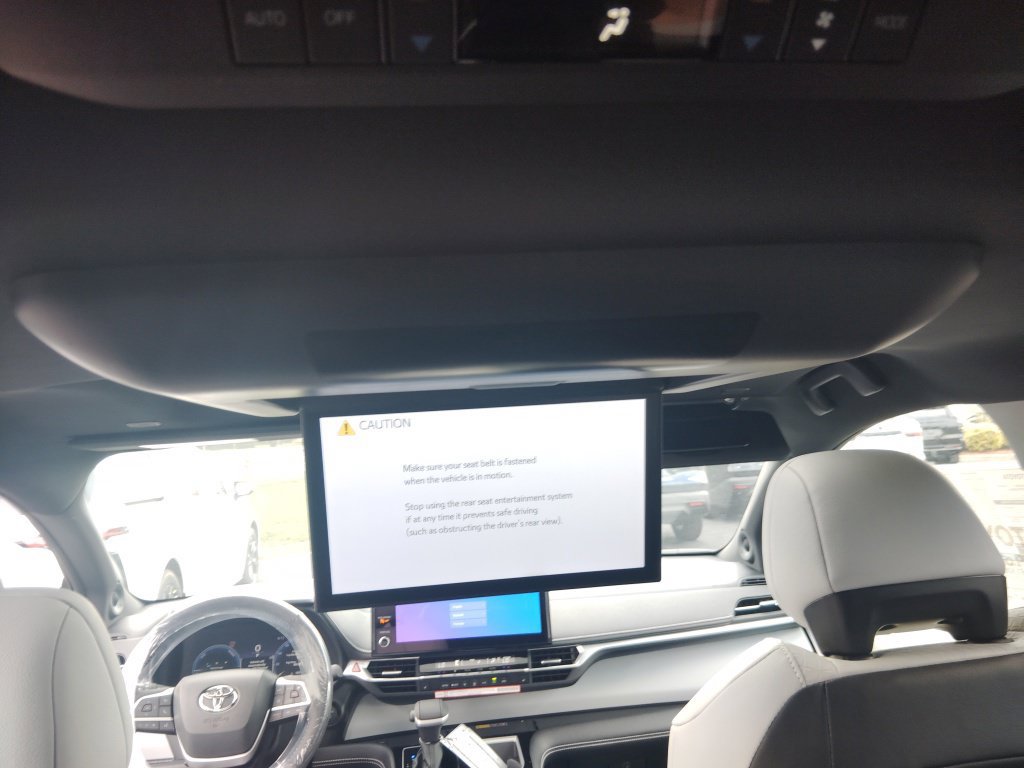 New 2026 Toyota Sienna XSE AWD/4WD image 11