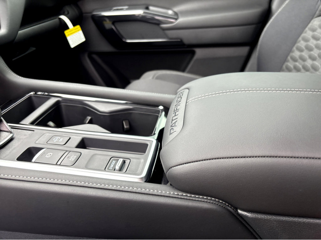 New 2026 Nissan Pathfinder SV image 8