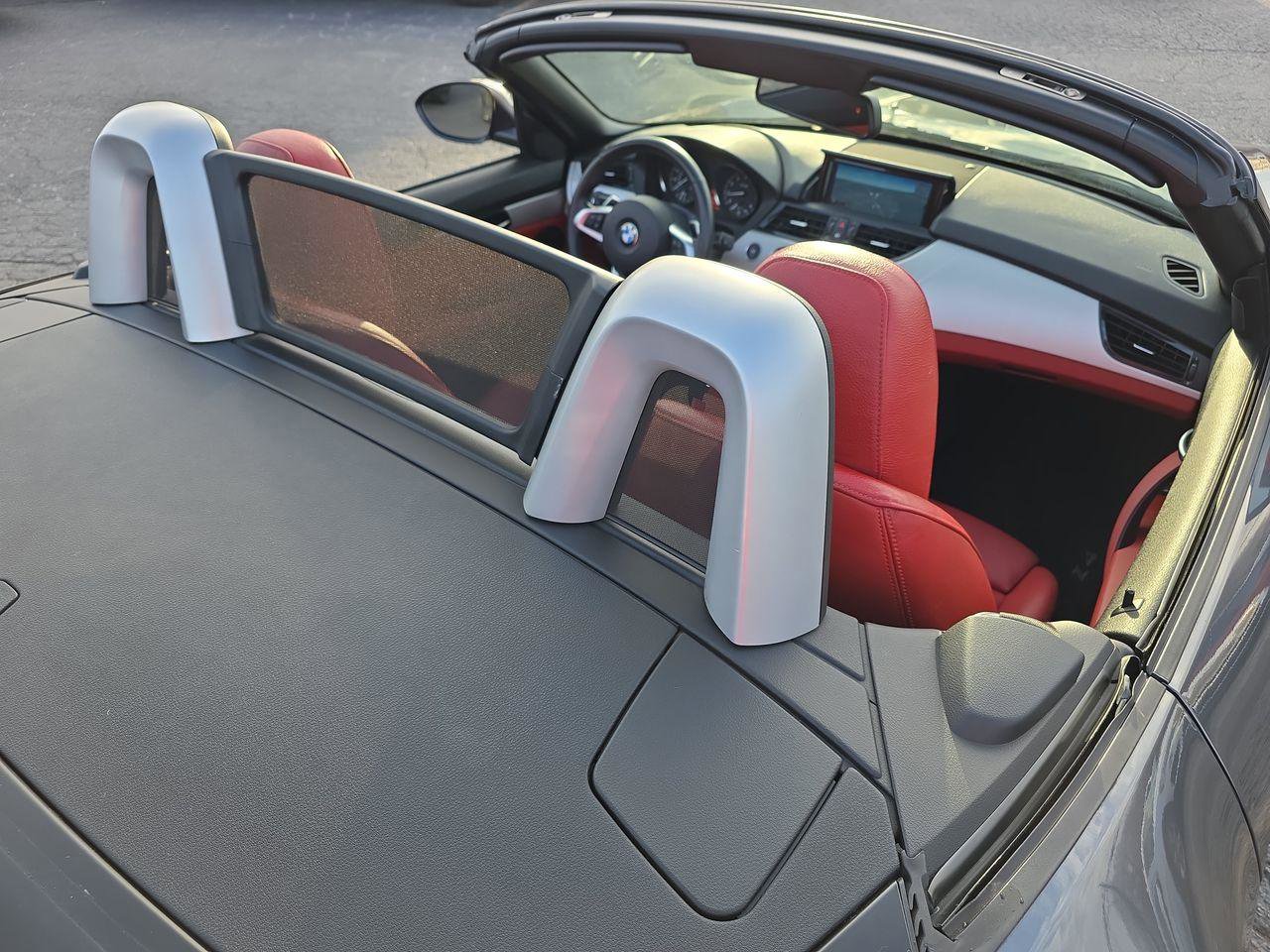 Used 2015 BMW Z4 sDrive28i image 7