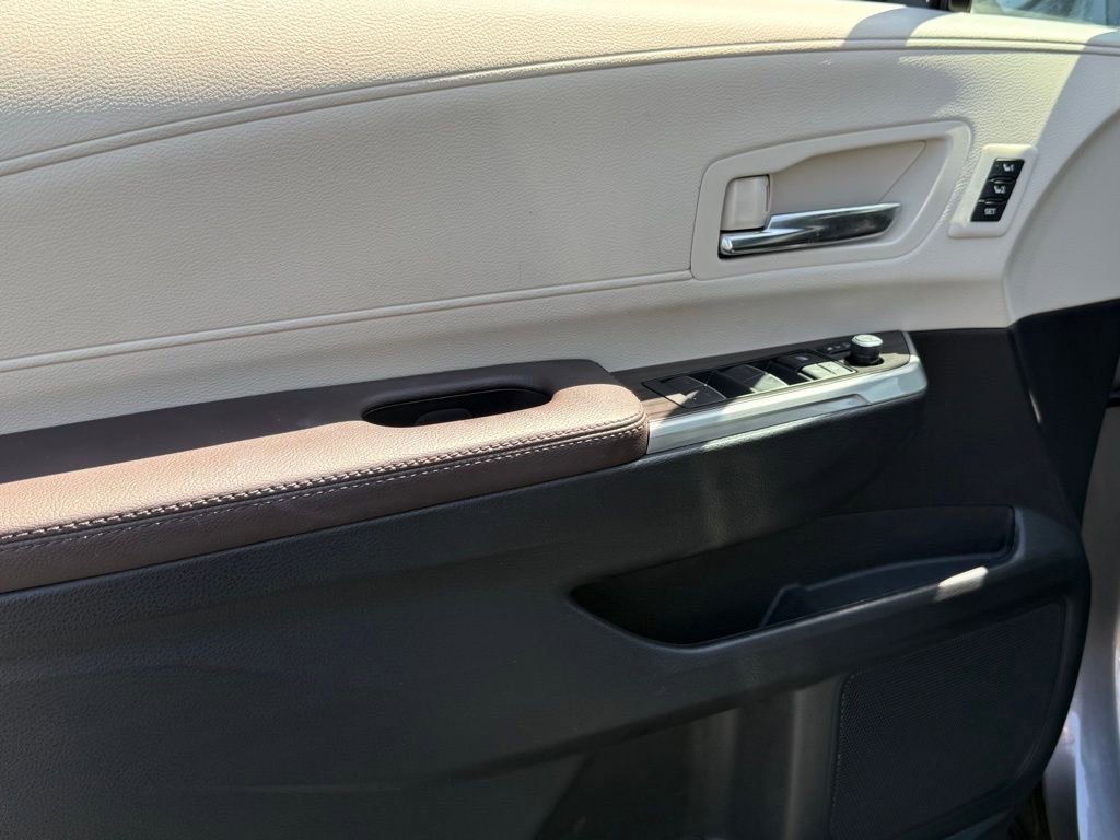 Certified 2024 Toyota Sienna Platinum image 18