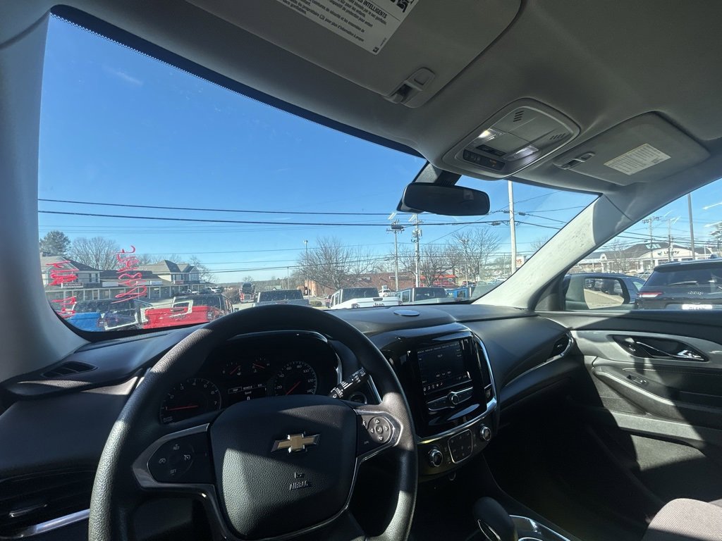 Used 2021 Chevrolet Traverse LS image 15