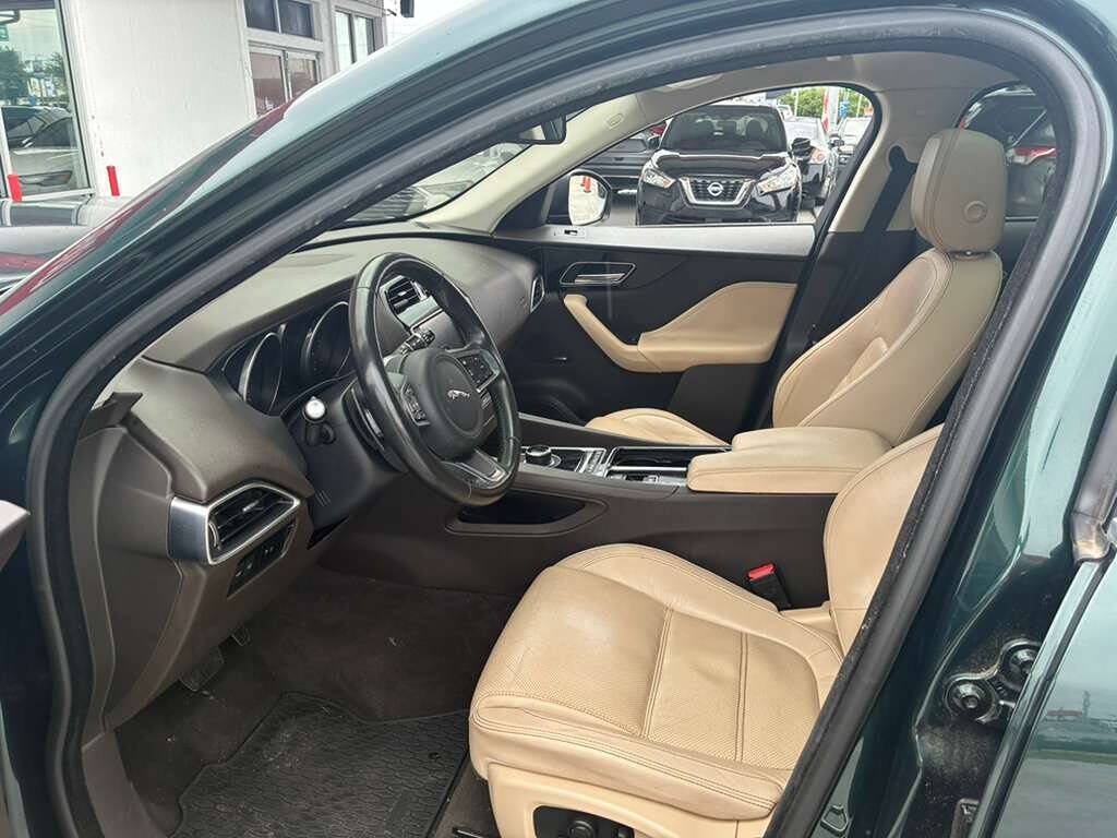 Used 2018 Jaguar F-PACE Prestige AWD/4WD image 12