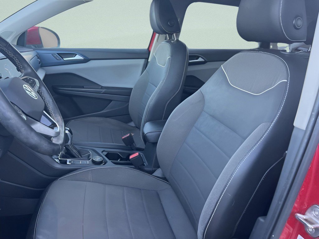 Used 2023 Volkswagen Taos SE w/ Panoramic Sunroof Package image 24