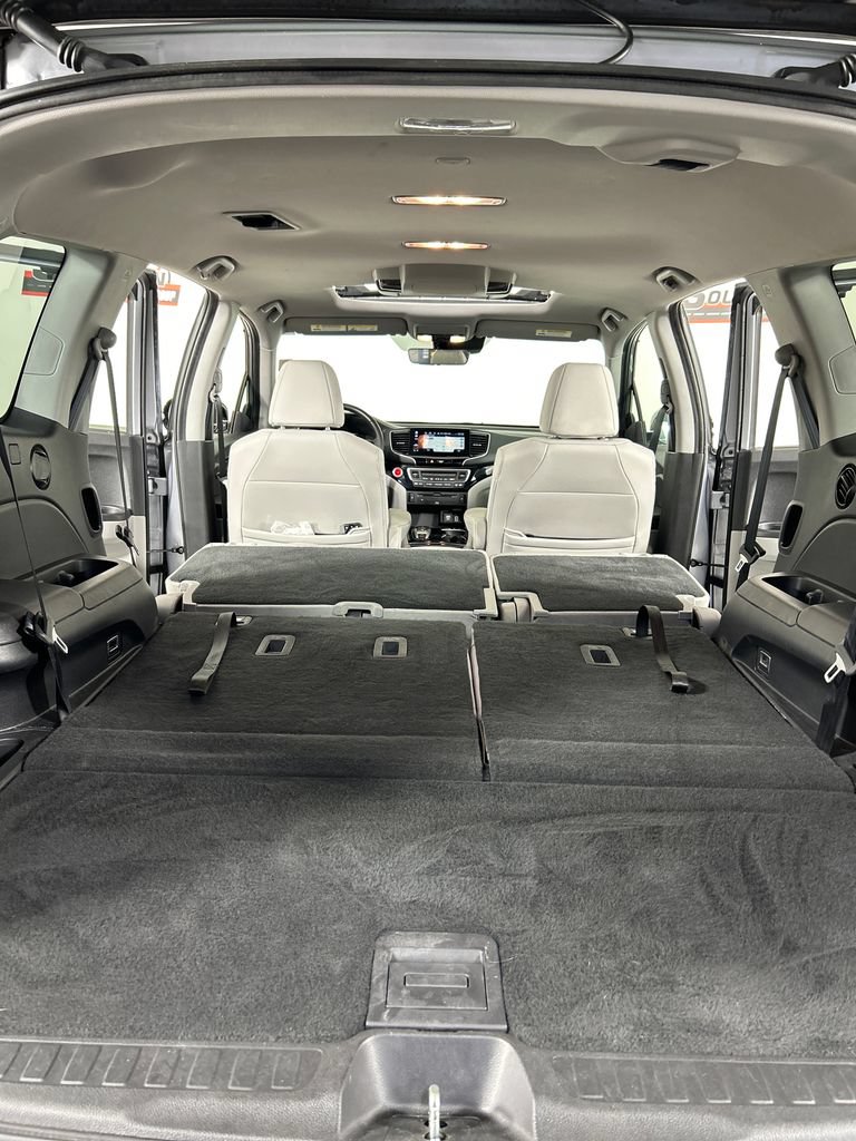 Used 2020 Honda Pilot Touring image 24