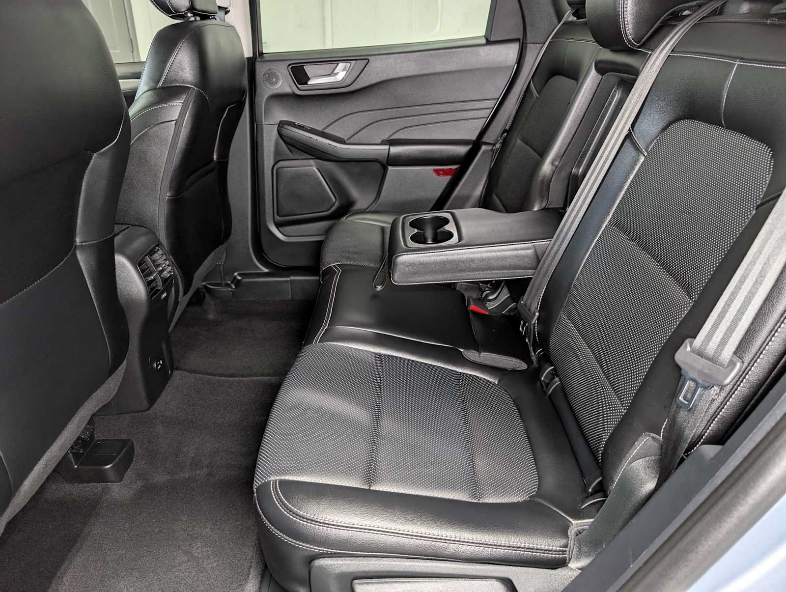 Used 2022 Ford Escape SEL w/ Technology Package AWD/4WD image 21