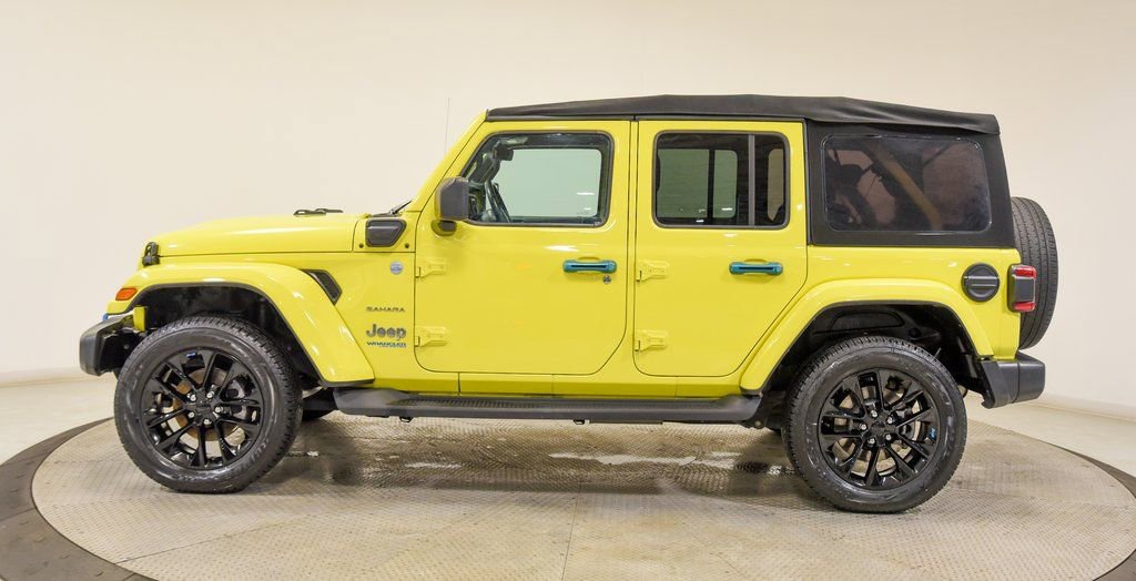 Used 2022 Jeep Wrangler Unlimited Sahara w/ Safety Group AWD/4WD image 6