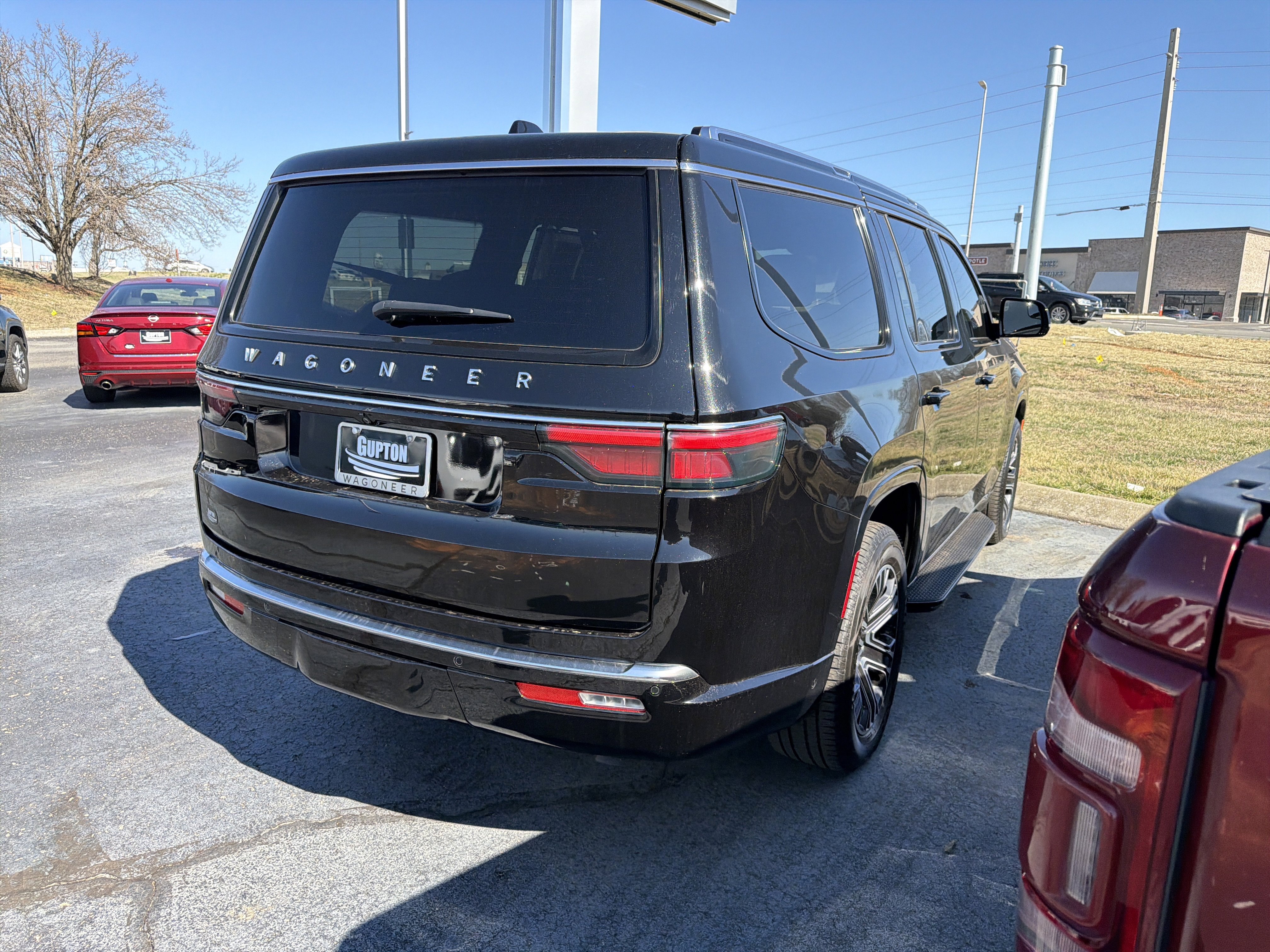 Used 2024 Jeep Wagoneer 4WD w/ Premium Group I image 6