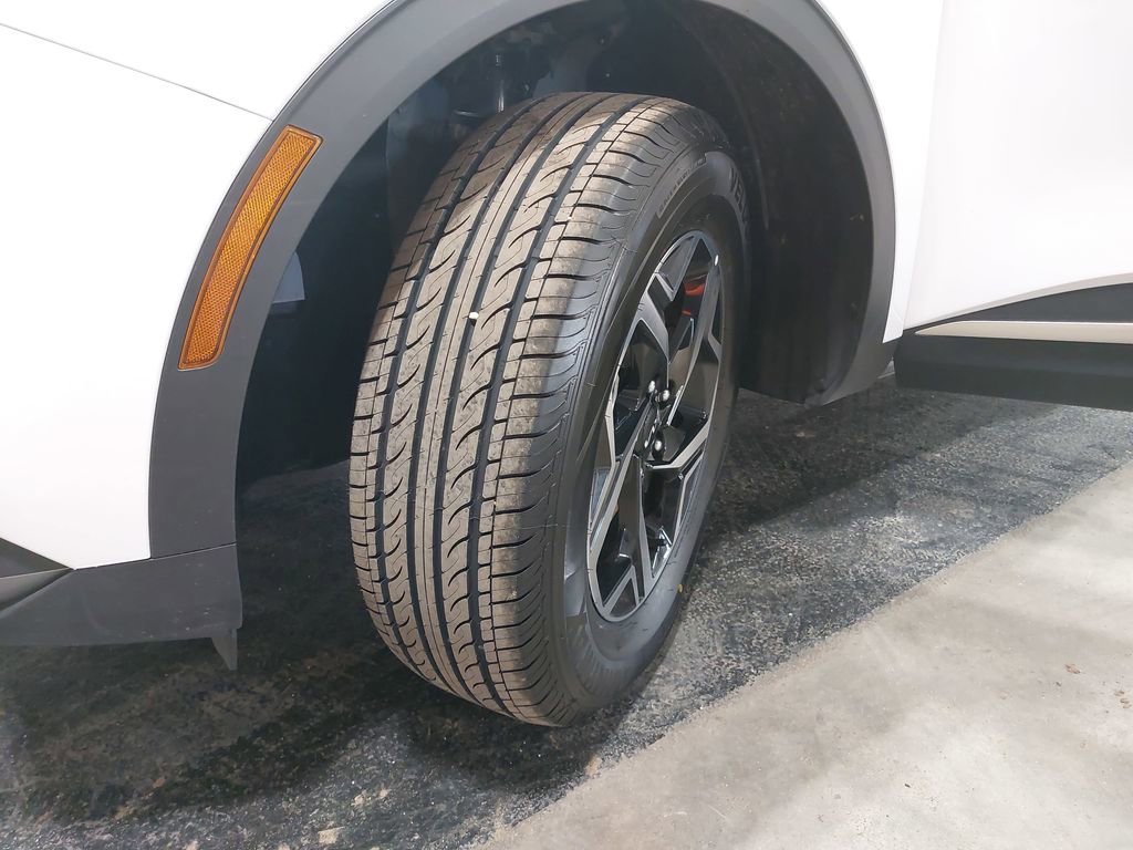 Used 2025 Kia Sportage LX image 31