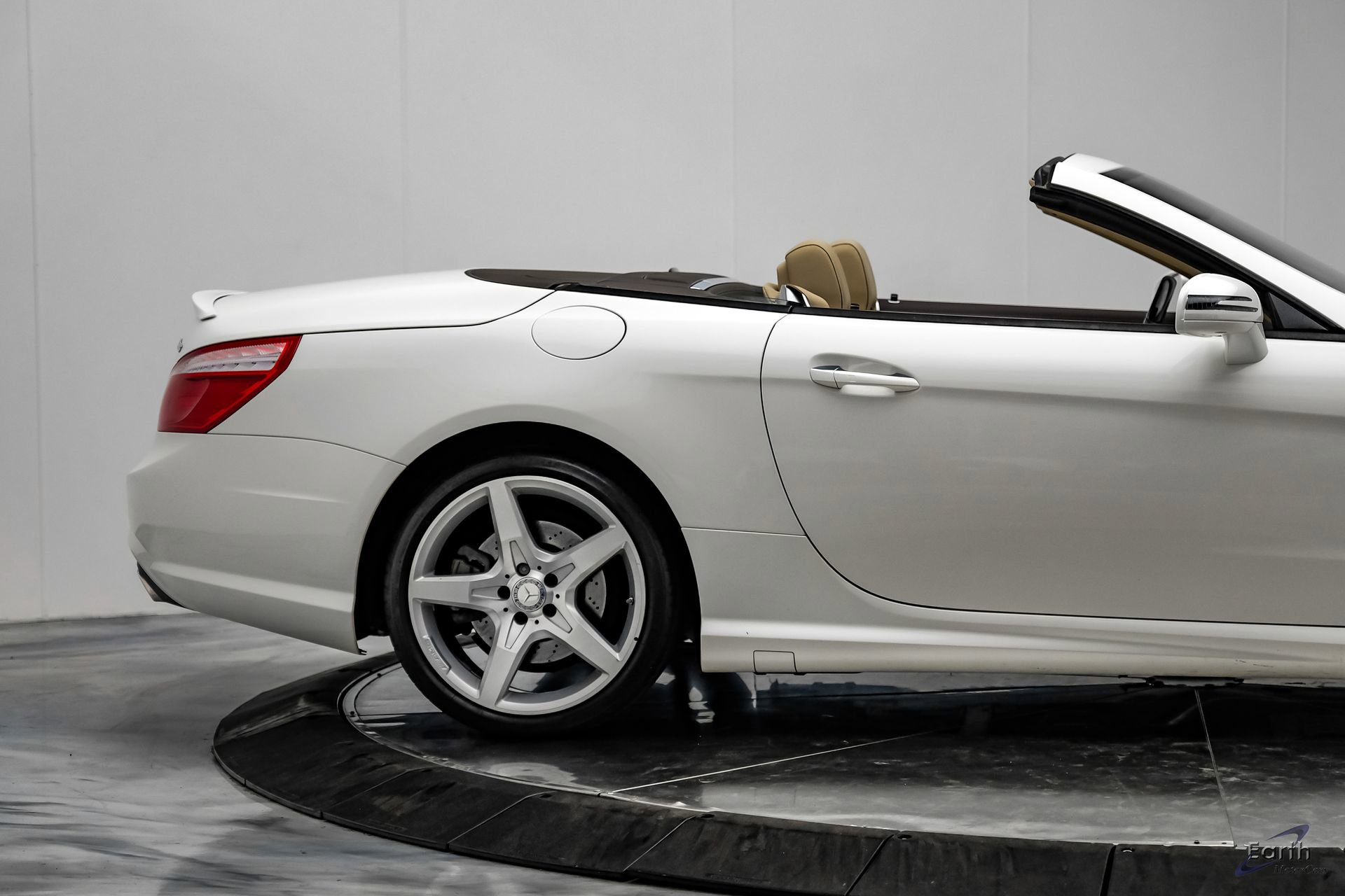 Used 2014 Mercedes-Benz SL 550 SL550 Roadster image 24