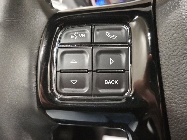Used 2015 Chrysler Town & Country S FWD image 36