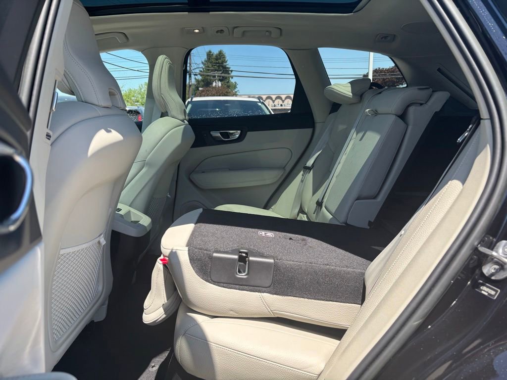 Used 2023 Volvo XC60 B5 Plus w/ Climate Package AWD/4WD image 21