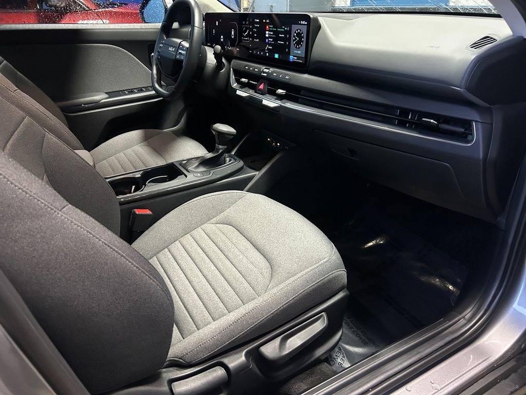 Used 2025 Kia K4 EX image 26