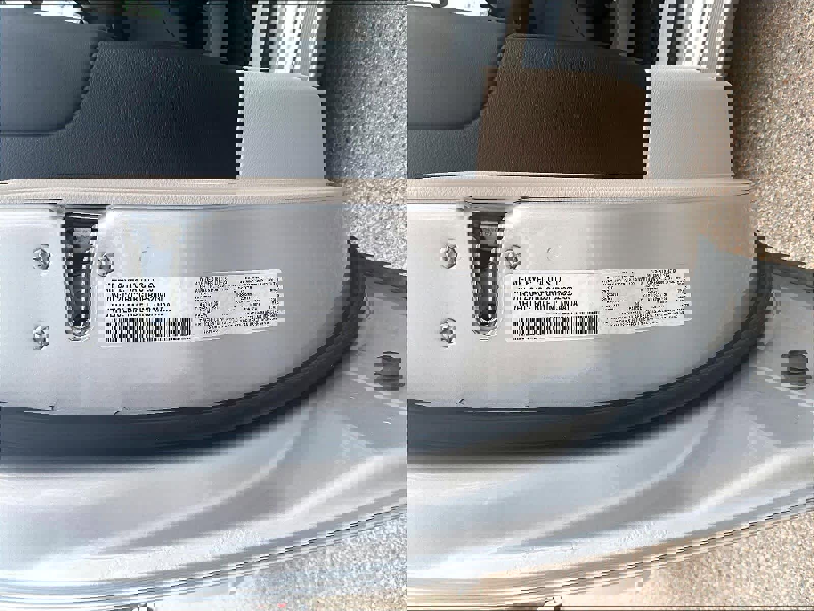 Used 2023 Chrysler Pacifica Touring-L image 6