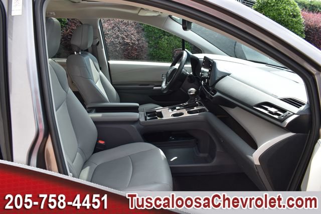 Used 2023 Toyota Sienna XLE FWD image 27
