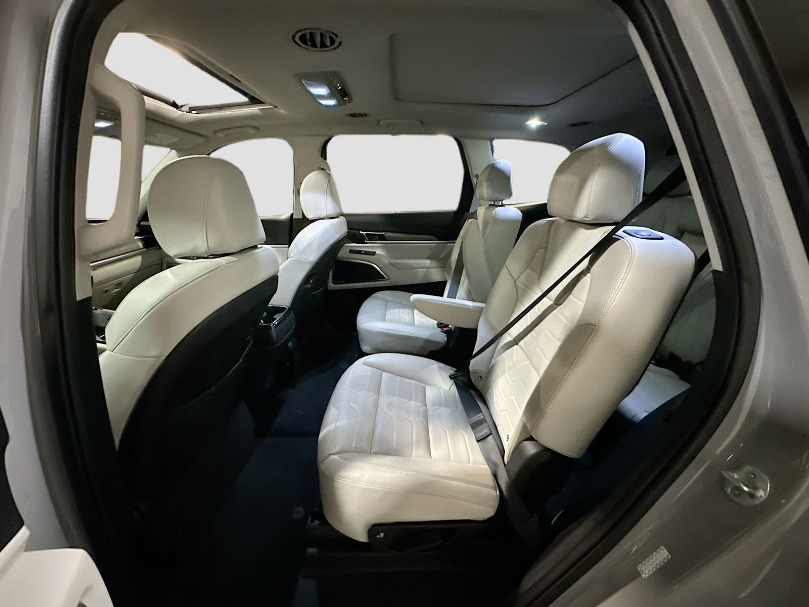 Used 2021 Kia Telluride SX w/ Nightfall Edition Package image 26