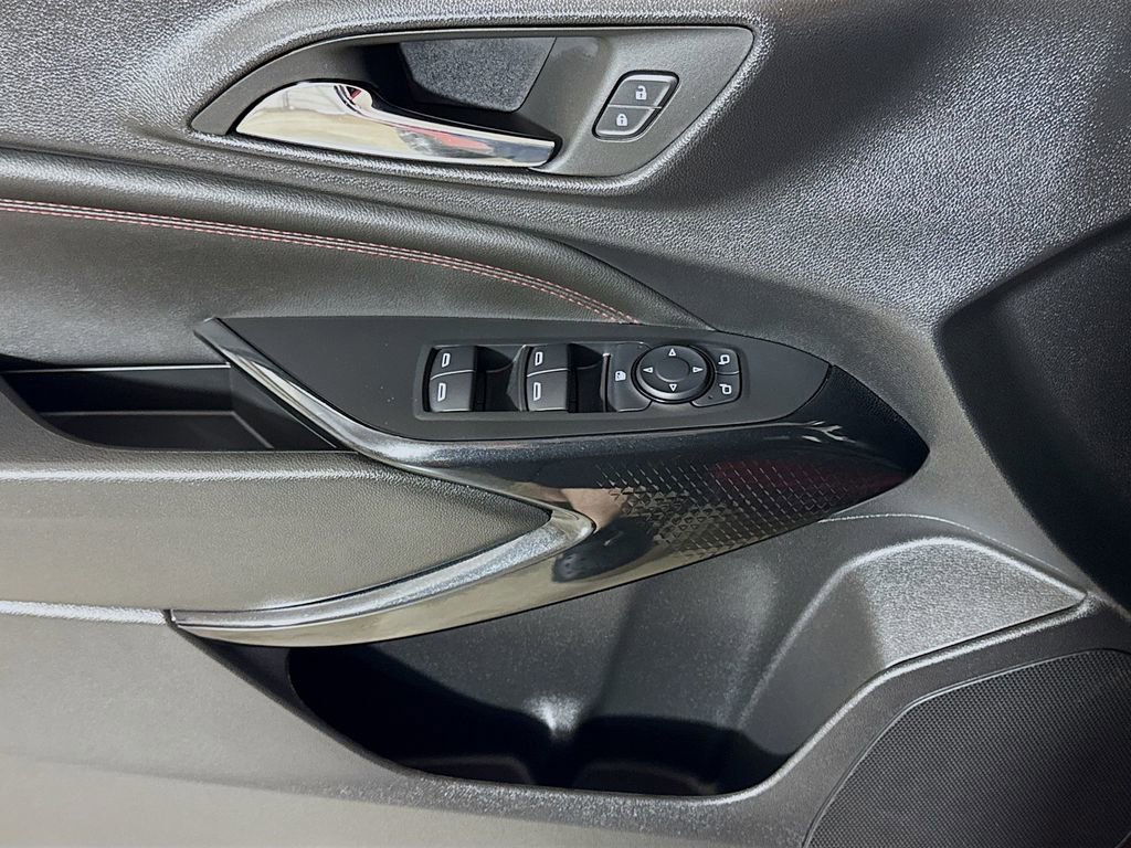 Certified 2026 Chevrolet Trax RS FWD image 15