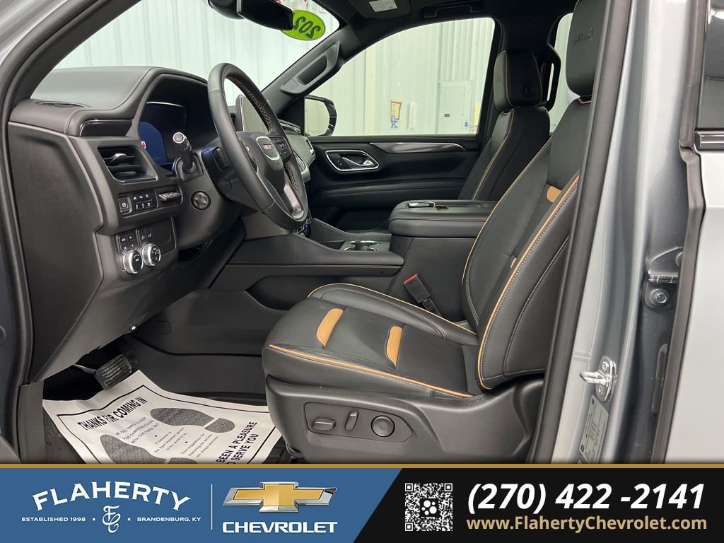 Used 2024 GMC Yukon XL AT4 w/ Technology Package image 9