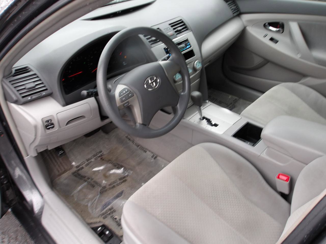 Used 2009 Toyota Camry LE FWD image 9