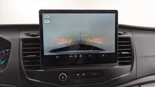 Used 2022 Ford E-Transit Medium Roof image 24